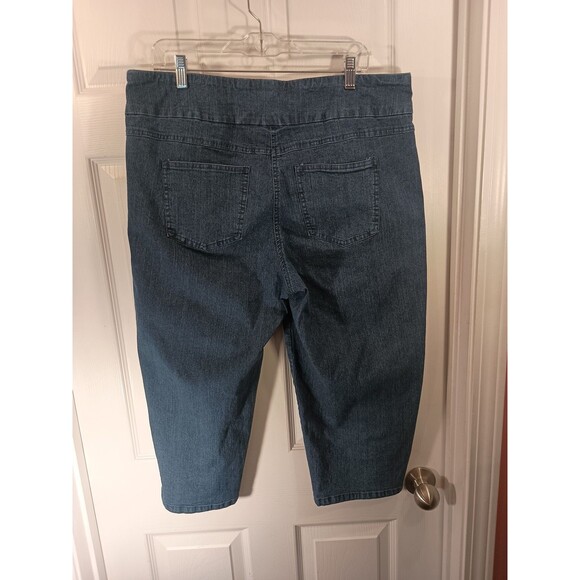 Ruby Rd. Woman Capri Jeans Size 16W Blue Pull On - Picture 3 of 7